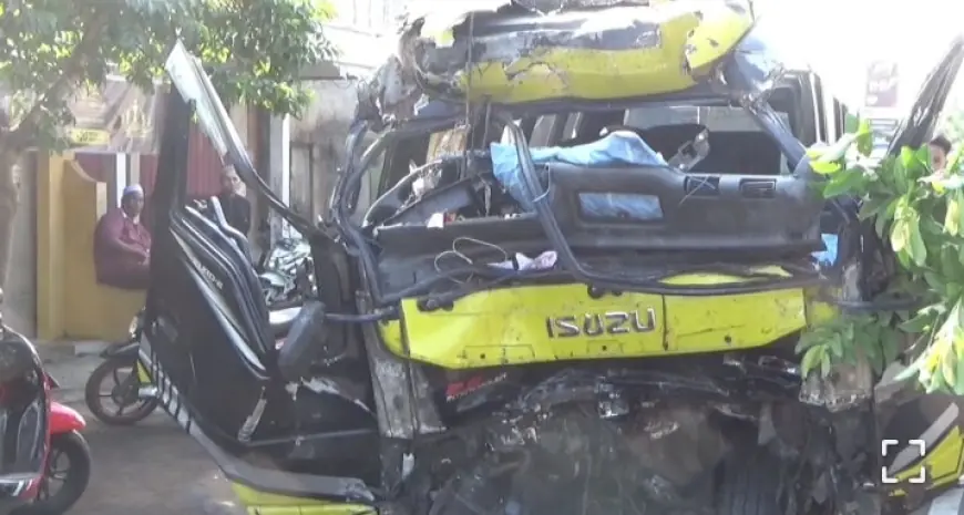 Polres Jember Ungkap Penyebab Kecelakaan Truk VS Minibus Tewaskan Dua Orang