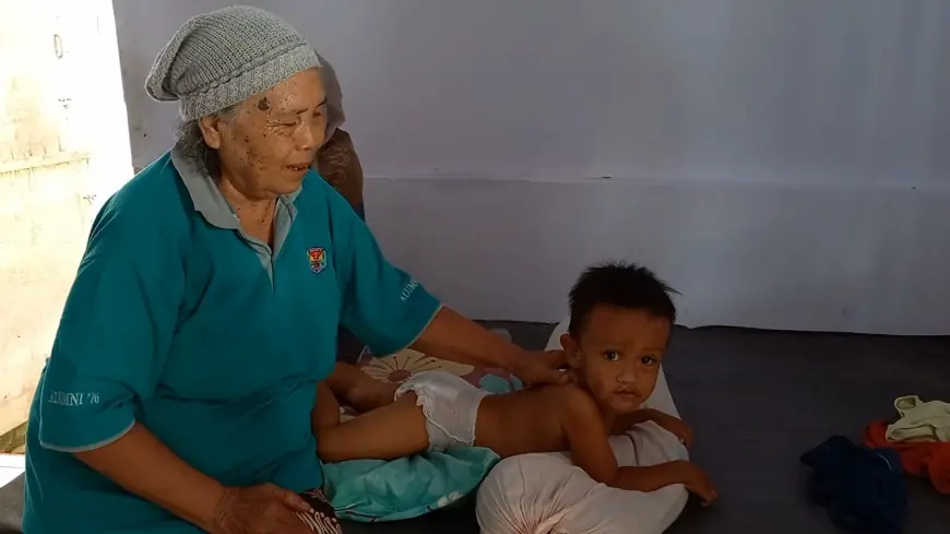 Tukang Pijat Bayi Berusia 100 Tahun Berangkat Haji, Meski Uang Tabungan Dibawa Kabur Orang