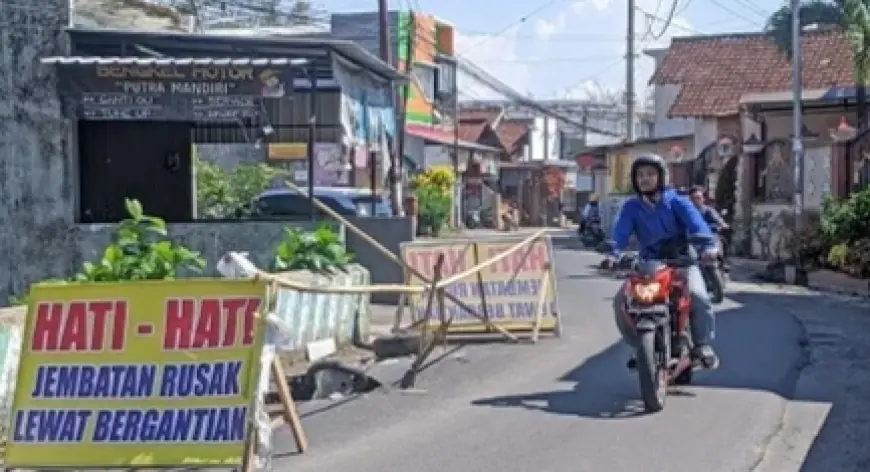 Tanggapi Keluhan Warga Terkait Jembatan Klandungan, DPUBM Kabupaten Malang Langsung Respon Cepat