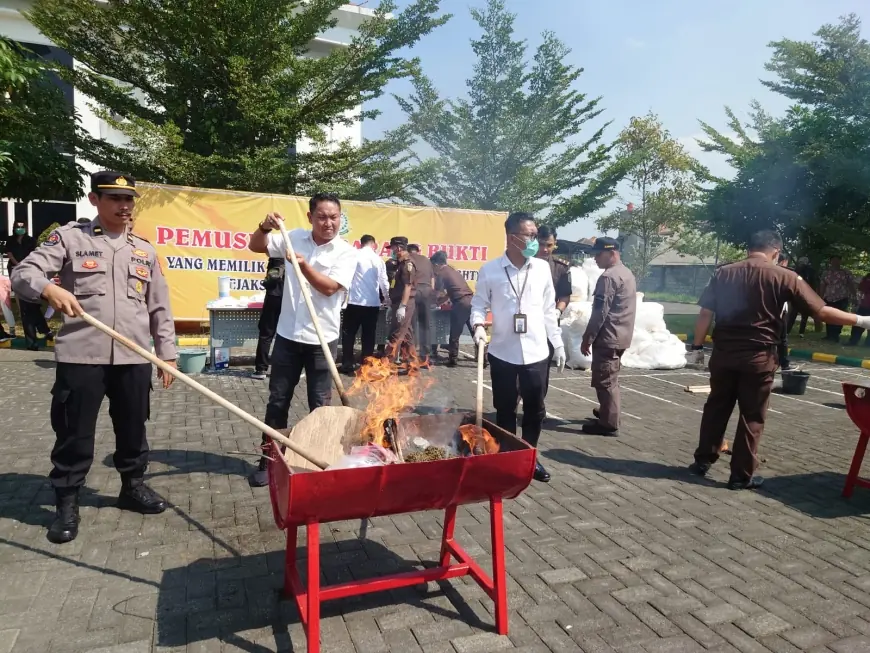 71 Kasus Barang Bukti Dimusnahkan Kejari, 3 Kasus Narkoba