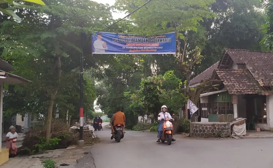 Banner Dukungan untuk Bambang Soekwanto Maju di Pilkada Bondowoso Kian Ramai