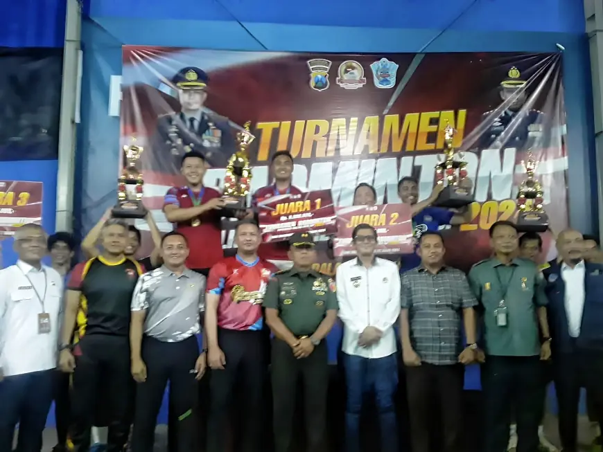 Tim Sat-Brimob Ampeldento Juarai Turnamen Badminton Kapolresta Malang Kota Cup 2024