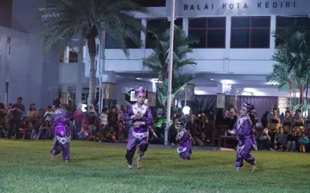 Balaikota Performance Art Temani Malam Minggu Masyarakat Kediri