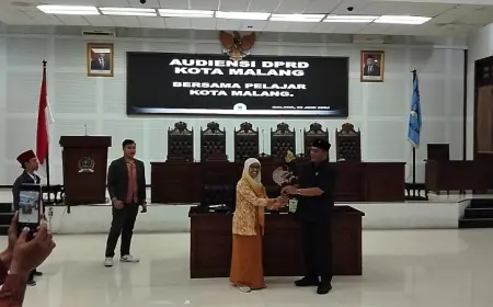 Ketua DPRD Kota Malang Gelar Audiensi Tentang Pancasila dan Politik Sederhana Bersama Siswa SMP - SMA Taman Harapan