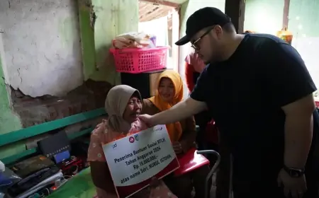 Mas Dhito Bangunkan Rumah Janda Yang Hidup Sebatangkara