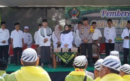 Kondisi Drop, Beberapa Calon Jemaah Haji Kabupaten Blitar Tertunda Berangkat ke Tanah Suci
