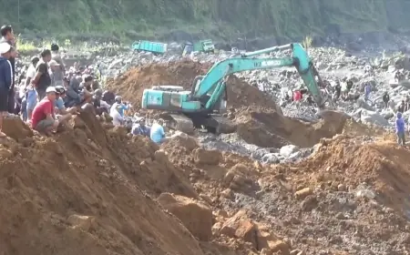 Tebing 100 Meter Longsor, 4 Penambang Pasir Tertimbun