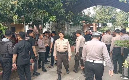 Rumah Duka Polisi Dibakar Hidup - Hidup Oleh Polwan Di Jombang Ramai Pelayat