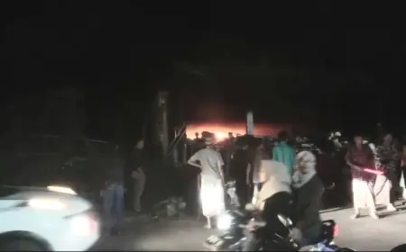 Diduga Korsleting Listrik, Toko Serba 35 Hangus Terbakar
