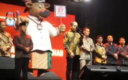 KPU Jombang Gelar Nobar Timnas Sekaligus Luncurkan Maskot dan Jingle Pilkada 2024