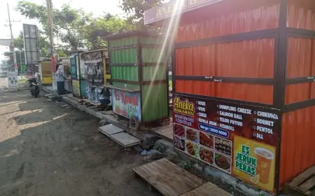 Warga Keluhkan Penataan Lapak PKL Depan Tempat Wisata Religi Makam Mbah Sayyid Sulaiman Jombang
