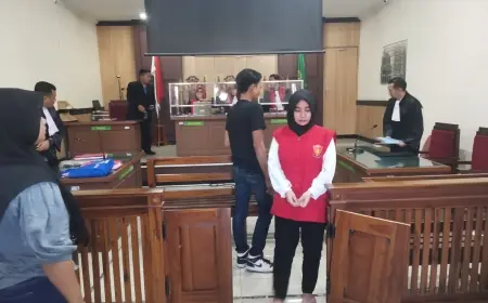 Terlibat Laka Maut di Gresik, Gadis LC Karaoke Dituntut 3 Tahun Penjara