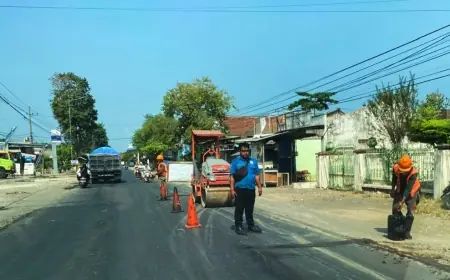 Warga Keluhkan Tambal Sulam Jalan Raya Provinsi Jember Lumajang