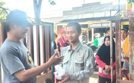 Yayasan Peduli Umat, Berbagi Daging Kurban untuk Masyarakat Kabupaten Bondowoso