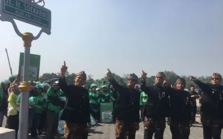 Momen HUT ke-106 Tahun, Pj Wali Kota Mojokerto Resmikan Nama Jalan Ir Soekarno