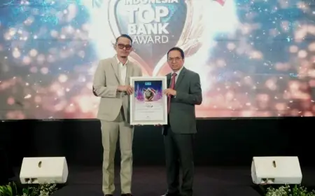 Bank Jatim Raih Penghargaan Top Bank 2024 dari The lconomics