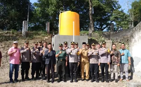 Kapolres Mojokerto Kota Bantu Sumur Bor dan 50 Paket Sembako ke Warga Dawarblandong
