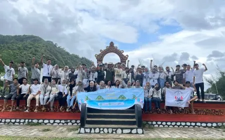 IKAWANGI UM Gelar Aksi Bersih Pantai dan Tanam Mangrove Wujudkan SDGs