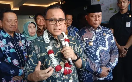 Menteri PANRB Abdullah Azwar Anas Usul Ada Kotak Saran Saat Tinjau MPP Di Jombang