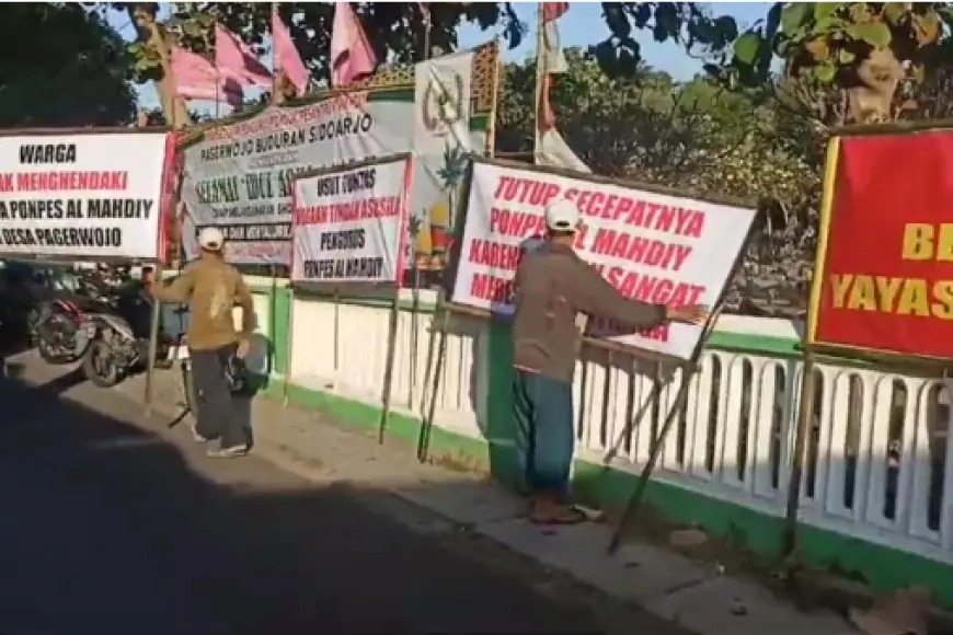 Warga Demo Ponpes Di Sidoarjo Atas Dugaan Pengurus Lakukan Tindakan ...