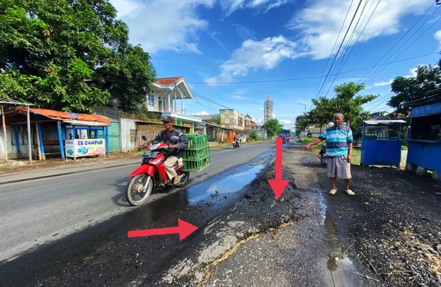 Ratusan Warga Kencong Jember Bakal Bertindak Terkait Jalan Rusak di Jalur Provinsi Jember - Lumajang