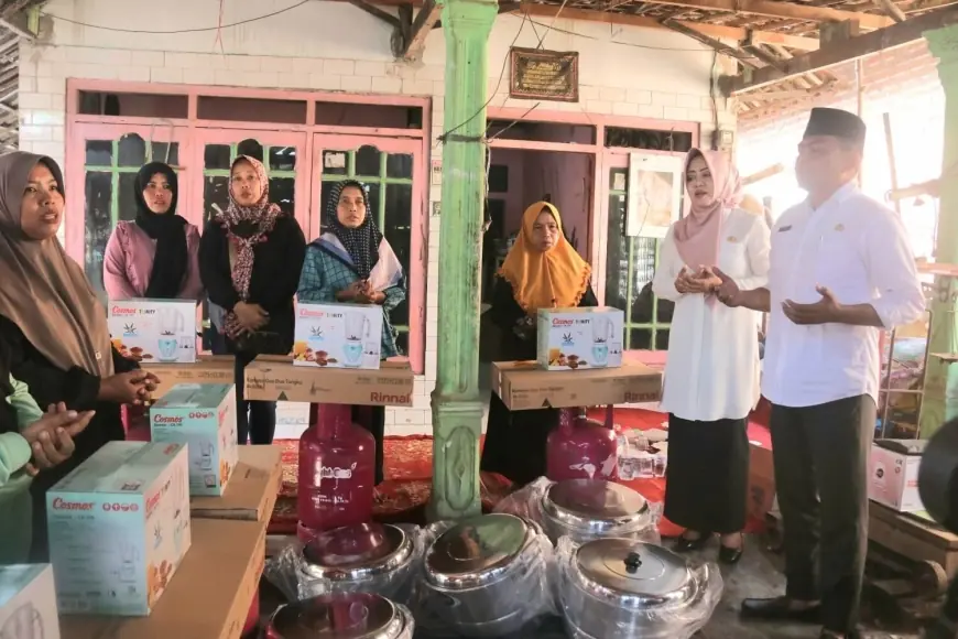 Tingkatkan Kesejahteraan, Pemkab Mojokerto Beri Bansos Tata Boga