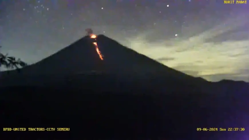 Gunung Semeru Kembali Erupsi, Terjadi Guguran Lava Pijar Belasan Kali