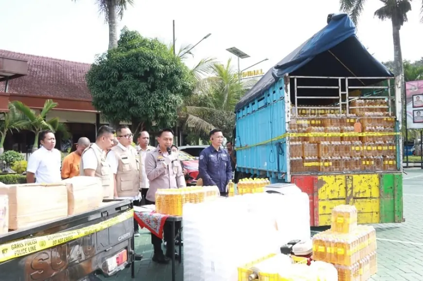 Polres Malang Bongkar Pabrik Minyak Goreng Curah Ilegal Beromzet Ratusan Juta Rupiah