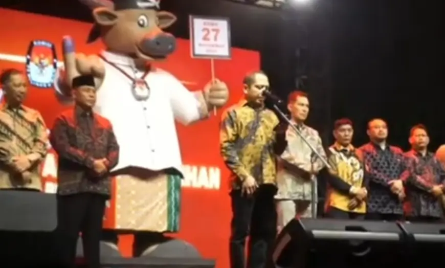 KPU Jombang Gelar Nobar Timnas Sekaligus Luncurkan Maskot dan Jingle Pilkada 2024