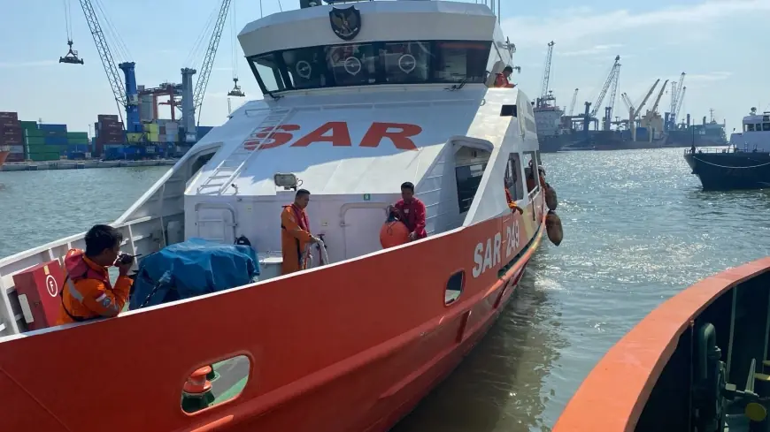 Tujuh Nelayan Asal Gresik Hilang Tertimpa Rumah Kontainer, Satu Meninggal Dunia
