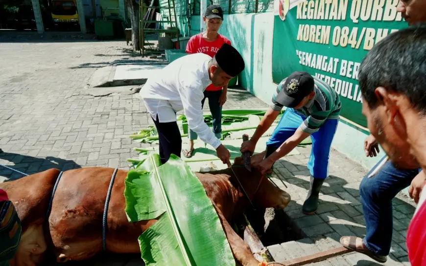 Perkuat Kepedulian Sosial dalam Iduladha, Danrem 084/BJ Berkurban 2 Sapi dan 6 Kambing