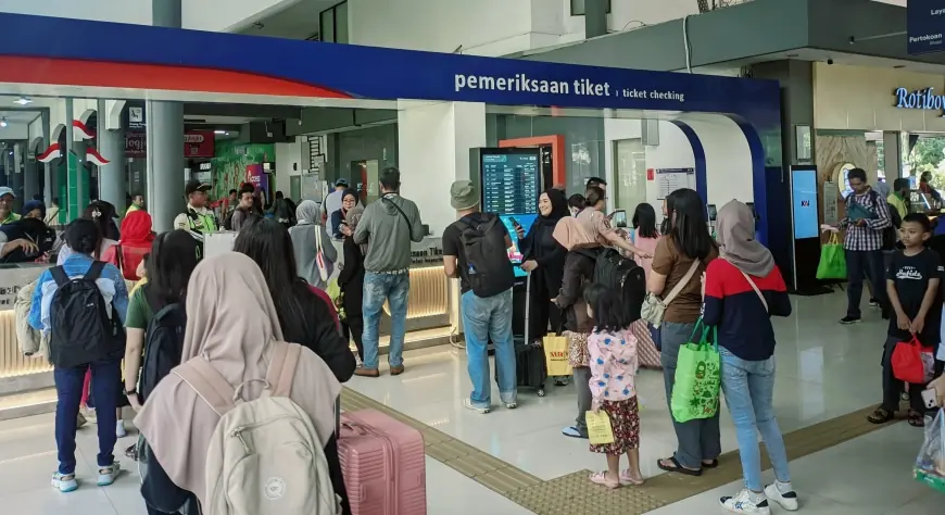 Pengguna KA di Daop 8 Surabaya Selama Libur Hari Raya Iduladha Meningkat 35 Persen