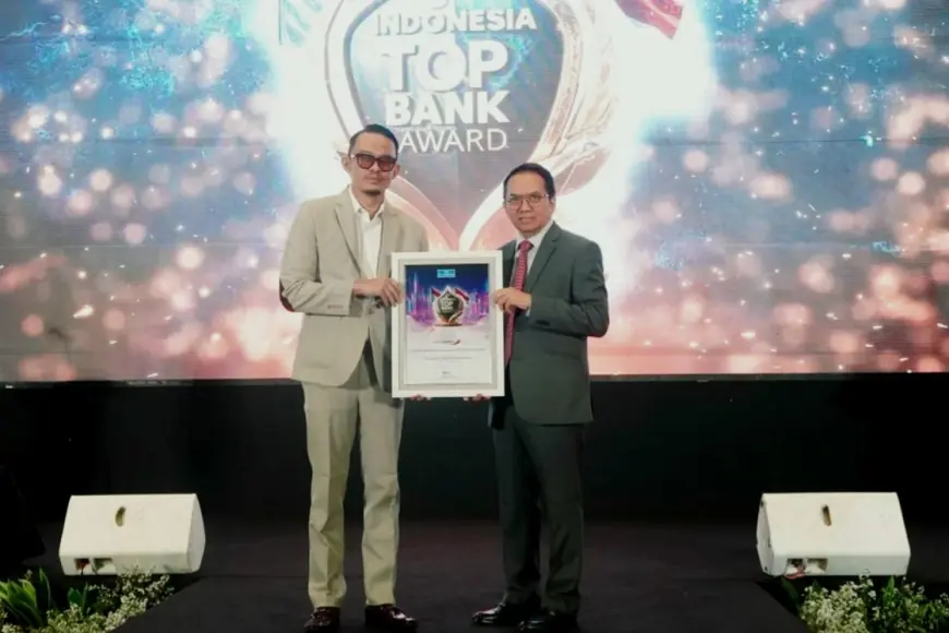 Bank Jatim Raih Penghargaan Top Bank 2024 dari The lconomics