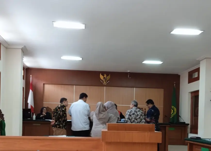 Saksi Penggugat Plin Plan Saat Berikan Keterangan Sidang Sengketa Tanah Pasuruan