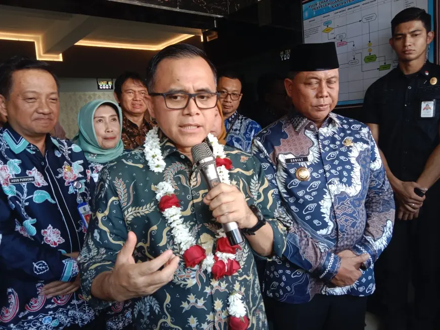 Menteri PANRB Abdullah Azwar Anas Usul Ada Kotak Saran Saat Tinjau MPP Di Jombang