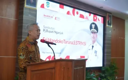 Kado HUT Bhayangkara ke-78, Pj Bupati Nganjuk : SK Kades Kampungbaru Tetap Diperpanjang