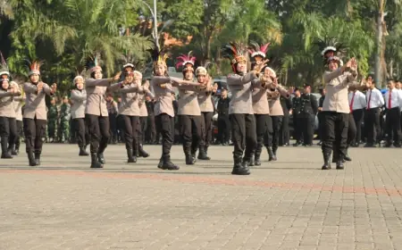 Tarian Polwan Warnai Kenaikan Pangkat 51 Personel Polres Gresik