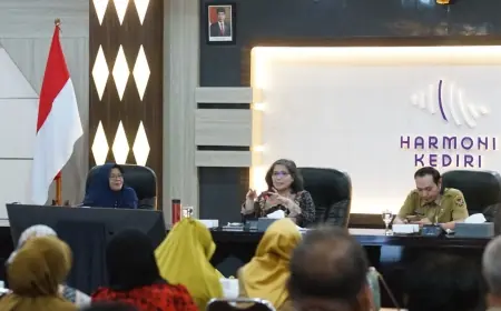Pj Wali Kota Kediri Zanariah Beri Arahan pada Tapat Koordinasi Bank Sampah Kota Kediri