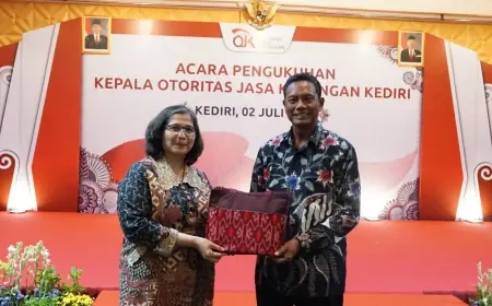 Kepala OJK Kediri Dikukuhkan, Pj Wali Kota Kediri Ajak Kolaborasi Tingkatkan Literasi dan Inklusi Keuangan