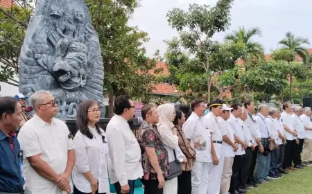 Penolakan Dokter Asing Berujung Pemecatan: Aksi Damai Dukung Prof. Budi Santoso