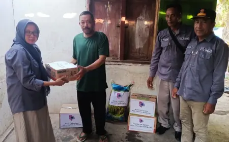 Dinsos Jember dan Muspika Jombang Santuni Korban Kebakaran