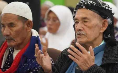 Tiba di Tanah Air, Pemulangan Dua Kloter Jemaah Haji Provinsi Bali di Debarkasi Surabaya