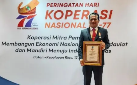 Pj Wali Kota Probolinggo Raih Penghargaan Tokoh Penggerak Koperasi Nasional