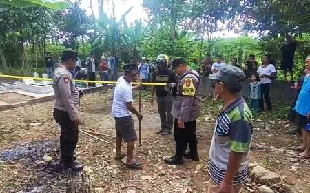 Jasad Bayi Ditemukan di Sebuah Pemakaman Keluarga Jember