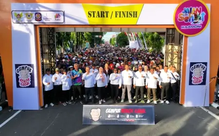Pj Wali Kota Kediri Zanariah Berangkatkan Jalan Sehat Harmoni