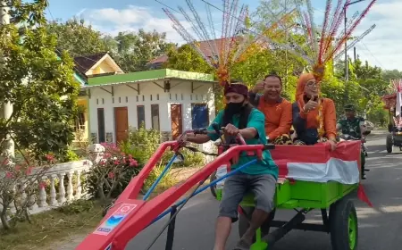 Peringatan Hari Koperasi, Bupati Jember Naik Iring Iringan Traktor Meriahkan Acara