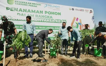 Aksi Tanam Pohon dan Donor Darah Kejari Tanjung Perak Tandai Agenda HBA dan IAD Tahun 2024 Menuju Indonesia Emas 2045