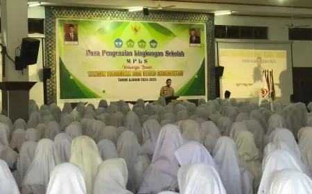 Kasat Binmas Polres Jombang Beri Arahan Bahaya Narkoba di MPLS Yayasan Pendidikan Budi Utomo
