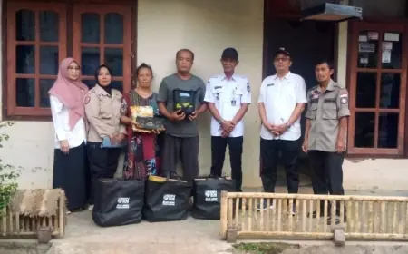 Tanggap Cepat, Dinas Sosial Kabupaten Jember Beri Bantuan Kebakaran Warga Patrang 