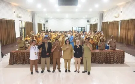 Pj Wali Kota Kediri Serahkan SK Pensiun PNS Periode Agustus – Desember 2024